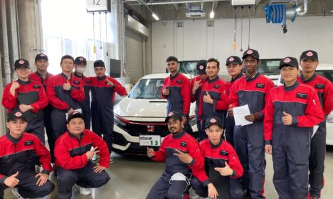 国際オートメカニック科の１,２年生の様子
