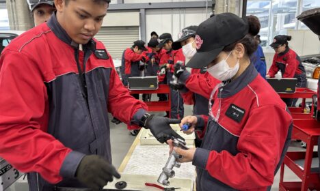 国際オートメカニック科の授業（７月）